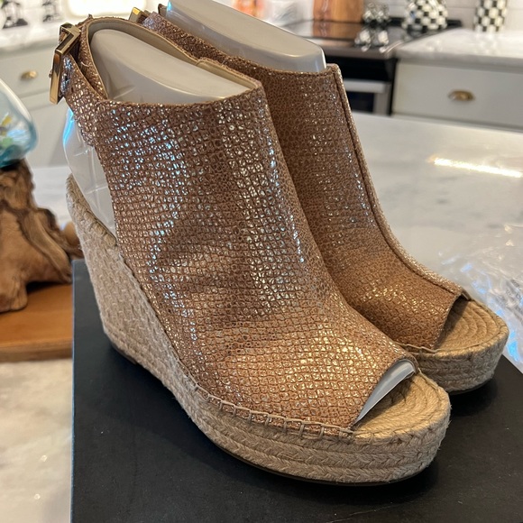 Kenneth Cole Shoes - Picture 2 of 4